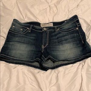 Size 32 BKE denim “Payton” short EUC